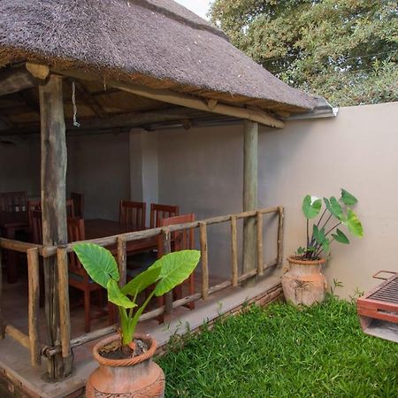 848 Guest House Victoria Falls Extérieur photo