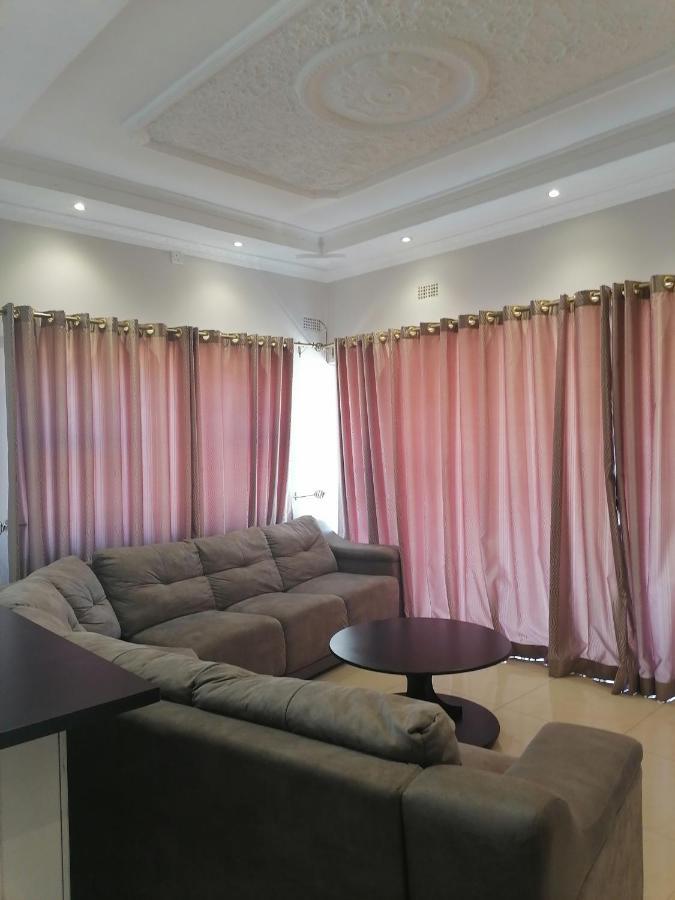 848 Guest House Victoria Falls Extérieur photo