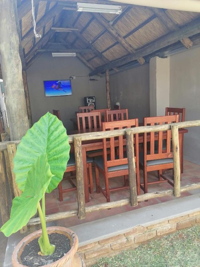 848 Guest House Victoria Falls Extérieur photo