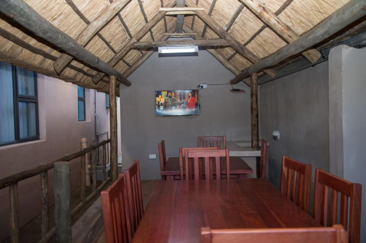 848 Guest House Victoria Falls Extérieur photo
